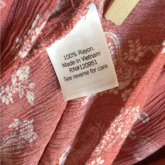 SO XL paisley print twist front women’s short sleeve Rayon blouse - Picture 3 of 6